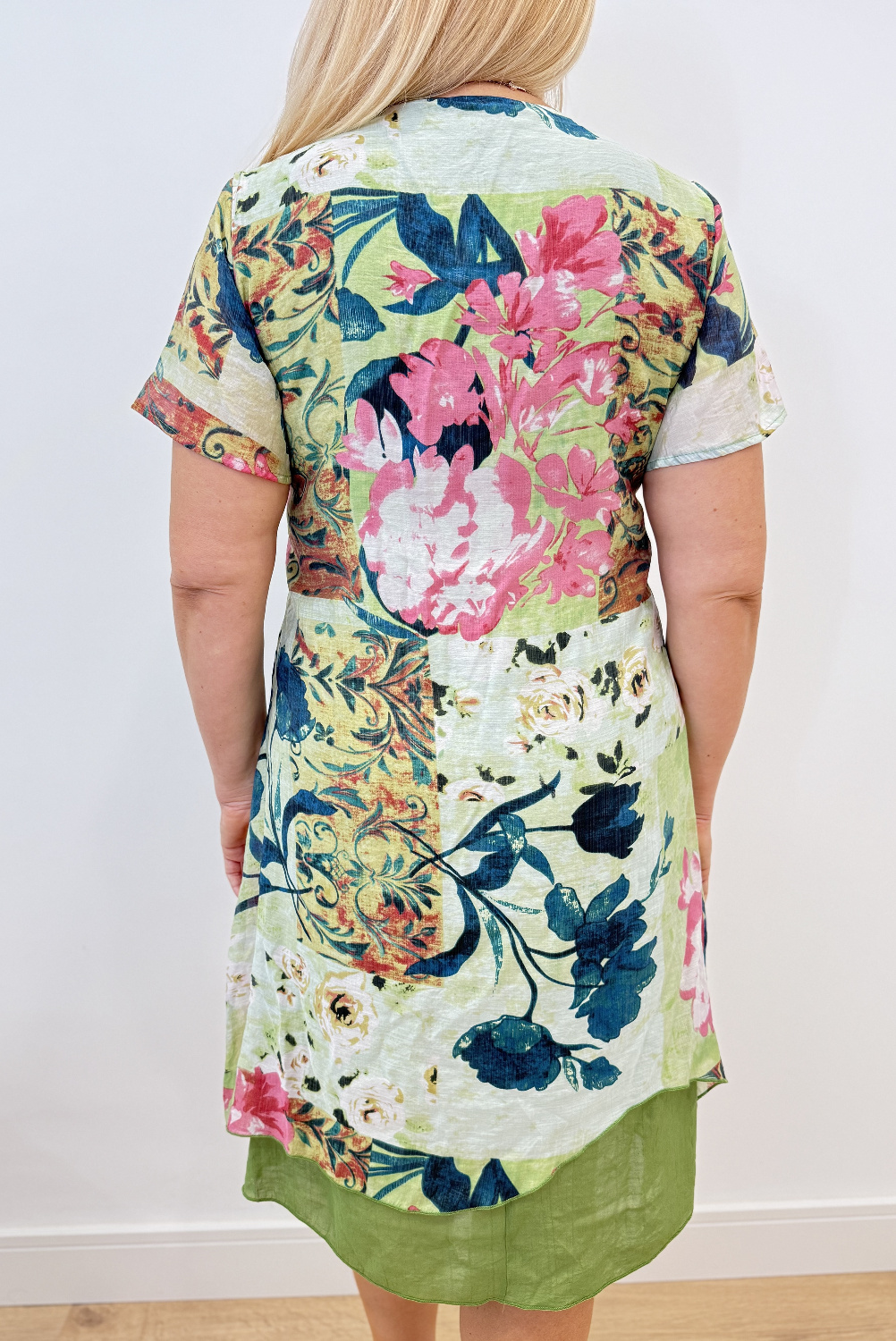 AE0081 - AL 15800 Vestido floral verde 