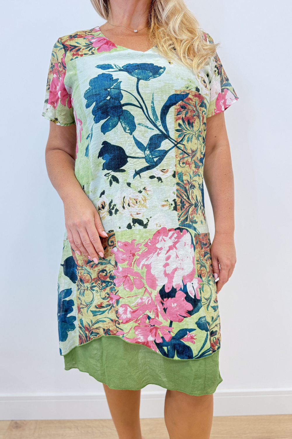 AE0081 - AL 15800 Vestido floral verde 