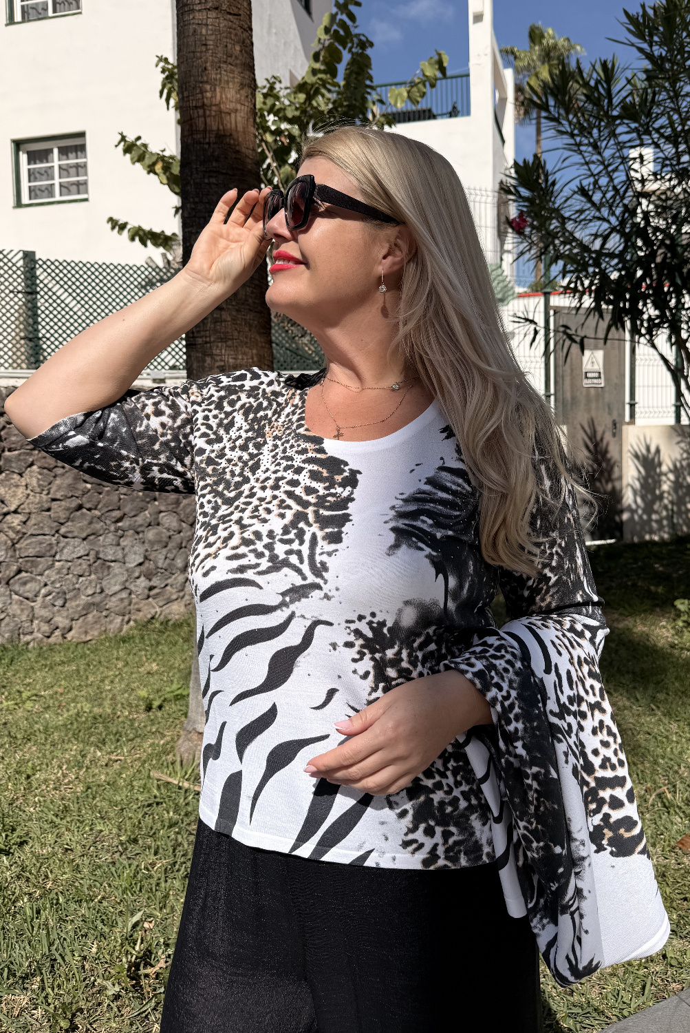 D00188 - Sweater Savage