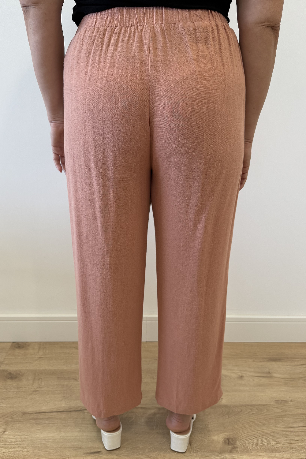 EA0084 - AL 16031 Pantalon color teja 