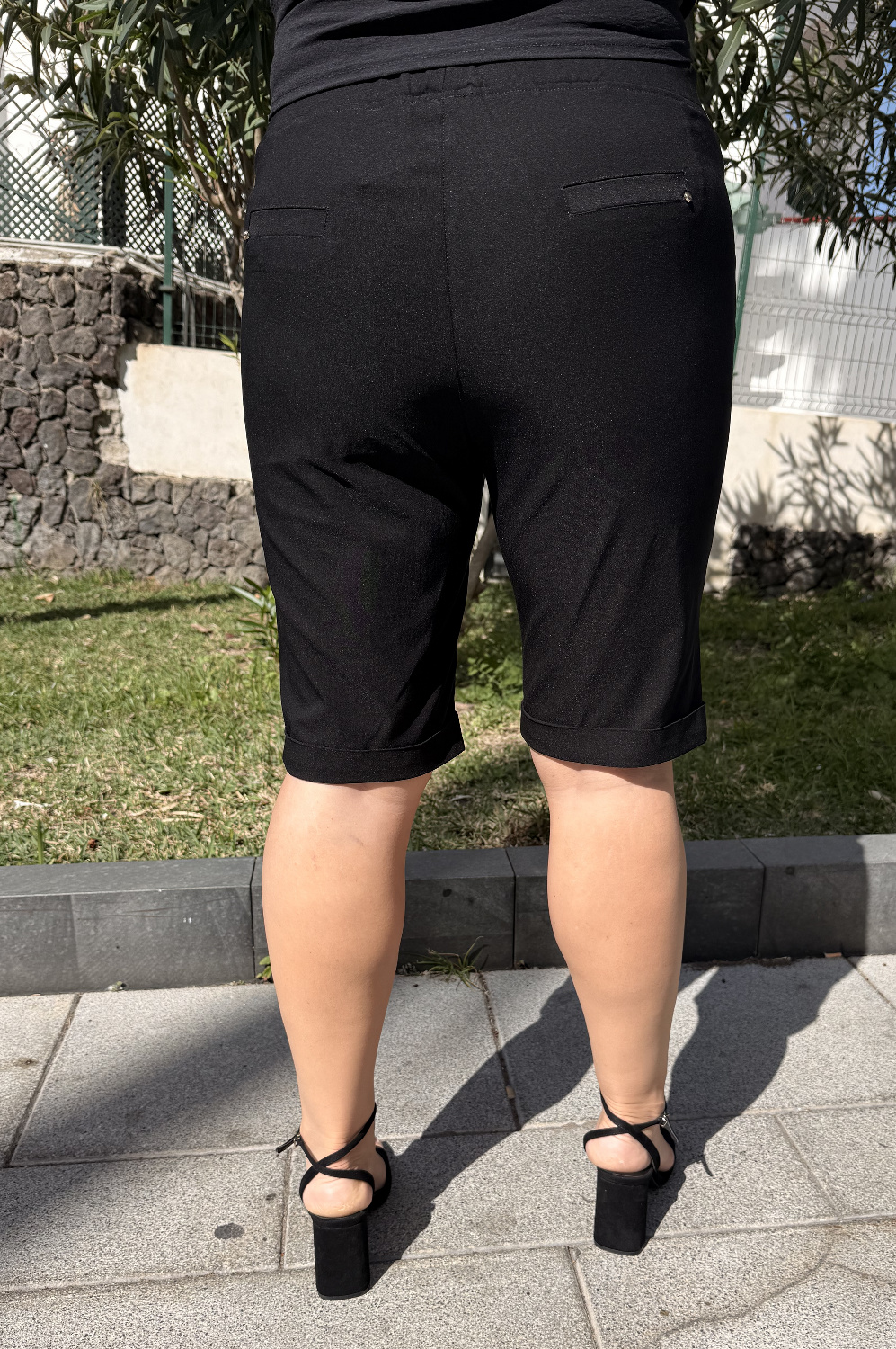 H00016 - Short Yinyan