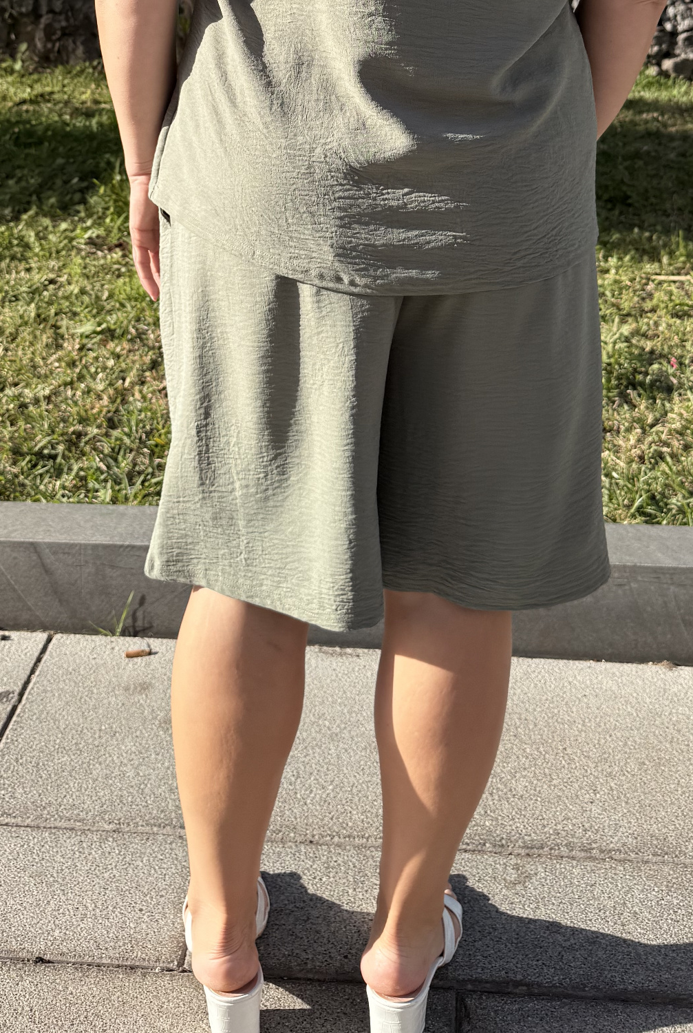 H00021 - Short Oliva khaki