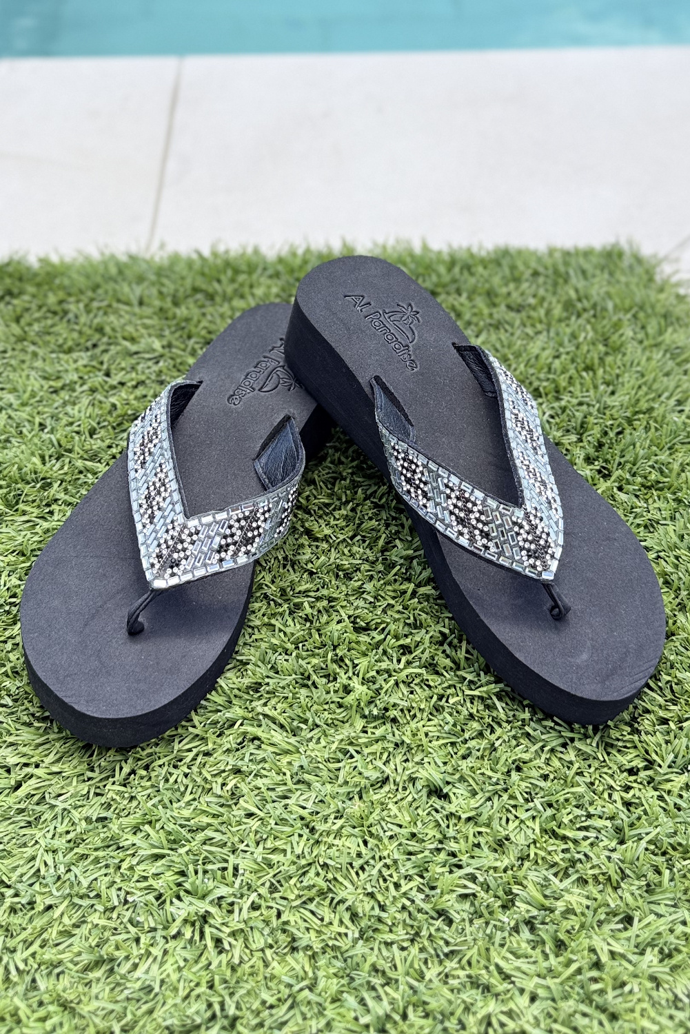 II0009 - AL 15879 Cholas negras brillo tacon
