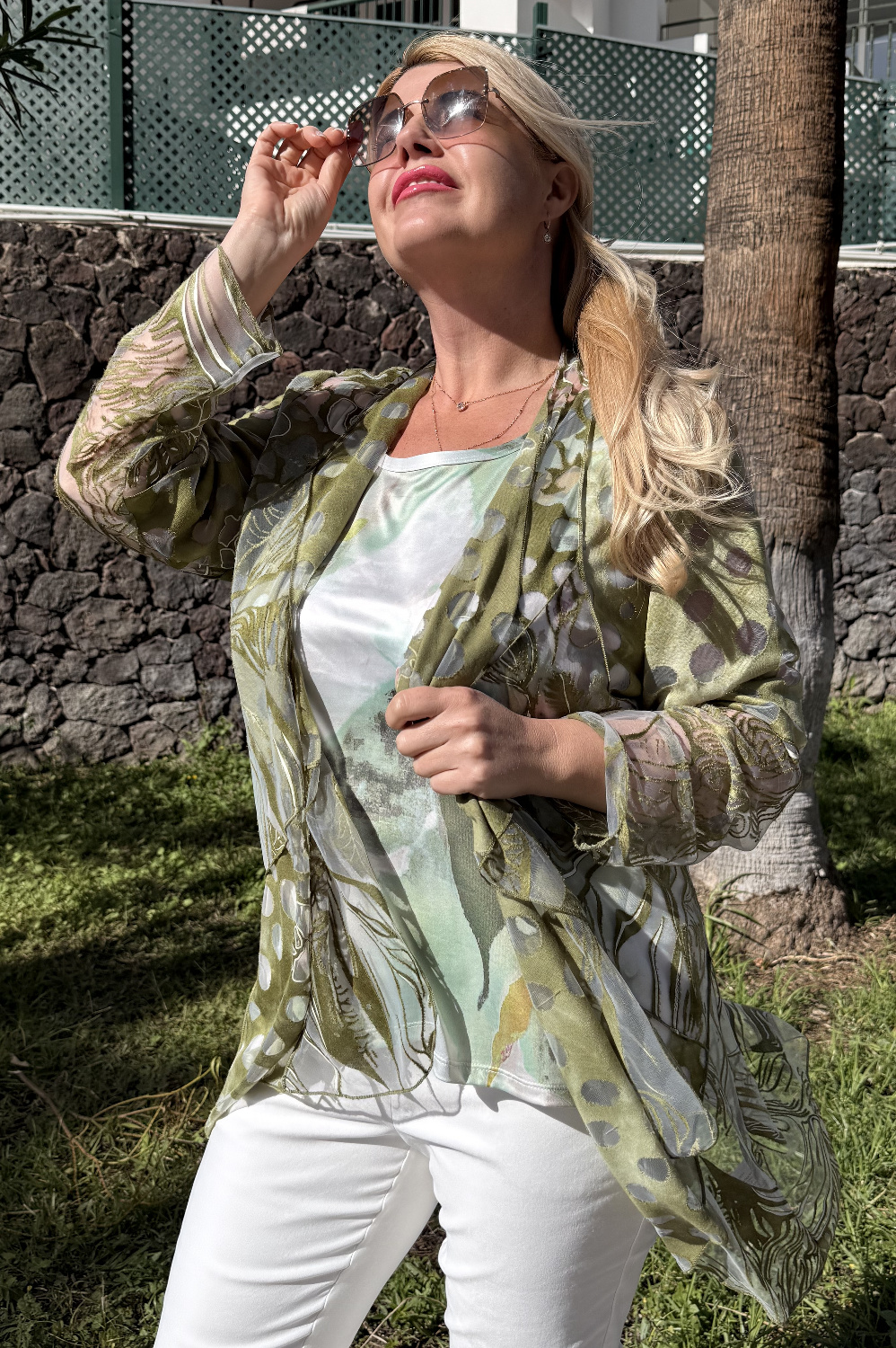 J00154 - Chaqueta Oliva